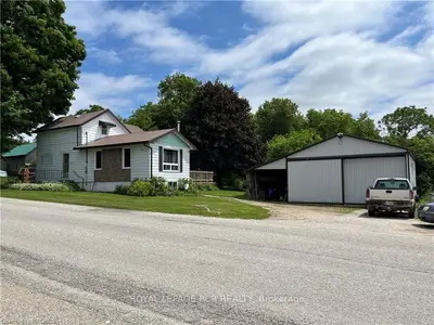 Detached in West Grey
