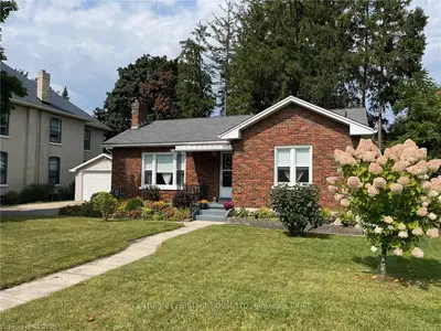 Detached in West Grey