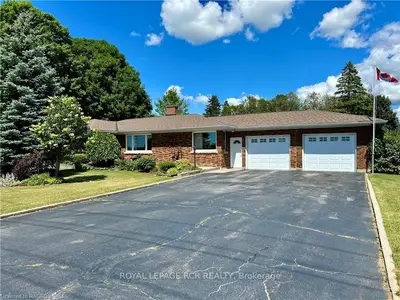 Detached in West Grey