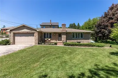 Detached in West Grey