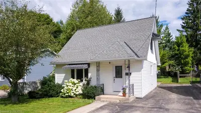 Detached in Owen Sound