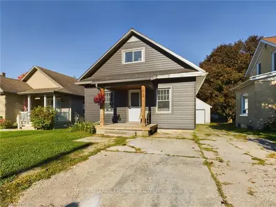 Detached in North Huron