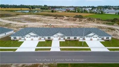1079 Waterloo Street N, Saugeen Shores, On N0h 2c3