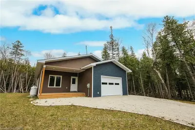 126 Fowlie Road, Northern Bruce Peninsula, On N0h 1w0