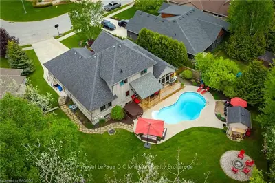 601 Creekwood Drive, Saugeen Shores, On N0h 2l0