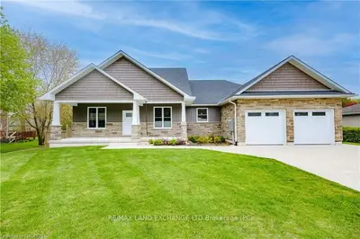 532 Attawandaron Road Road, Huron-kinloss, On N0g 2r0