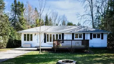 Detached in Huron-Kinloss