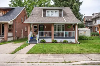 Detached in Owen Sound