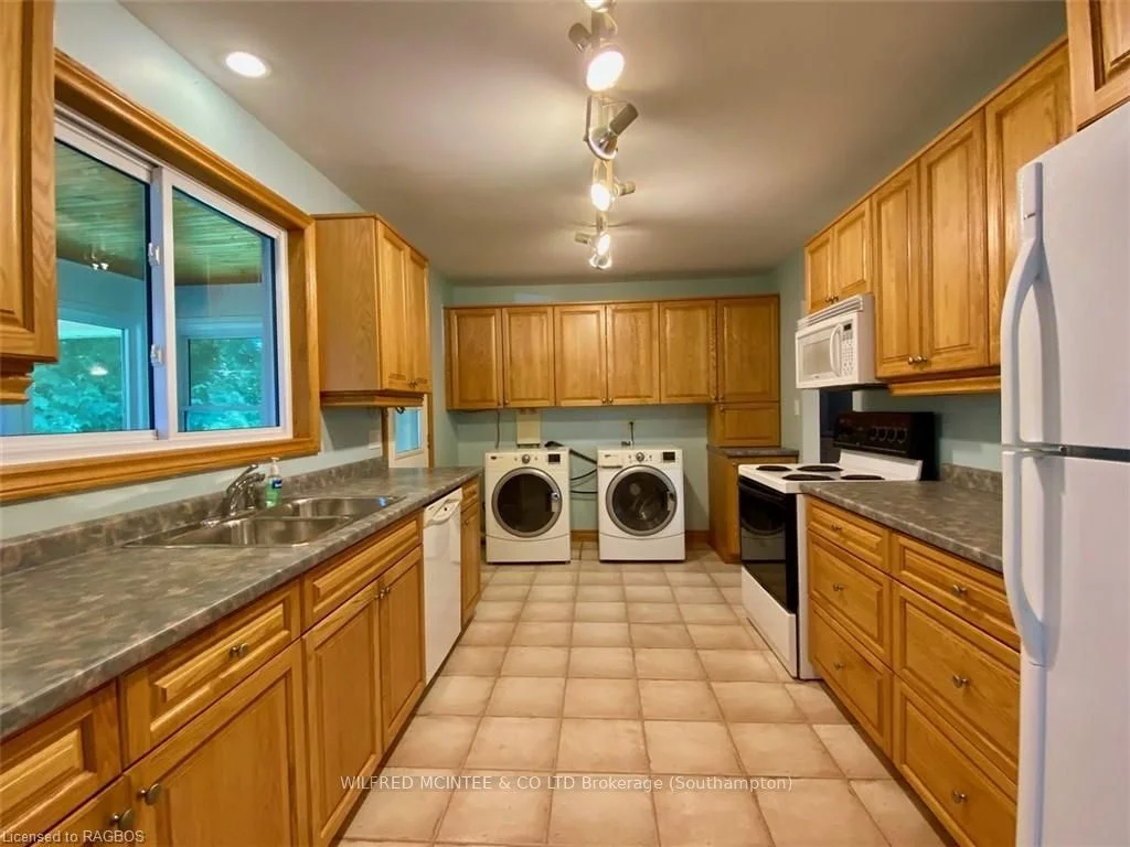 240 TYENDINAGA Drive, Saugeen Shores, ON N0H 2L0