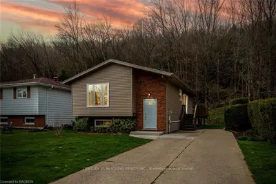 224 6th Avenue W, Owen Sound, On N4k 6h5