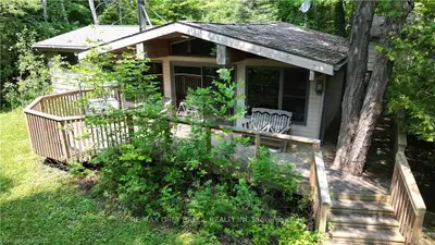 Detached in Northern Bruce Peninsula