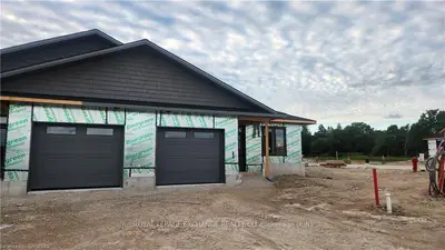 Att/Row/Townhouse in Kincardine