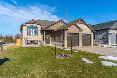 30 Lakefield Drive, Kincardine, On N2z 0c9