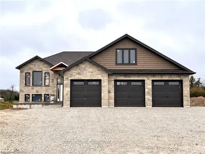 102 Fleming Drive, Georgian Bluffs, On N4k 0h9