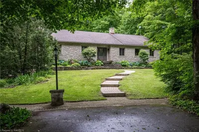 Detached in Georgian Bluffs