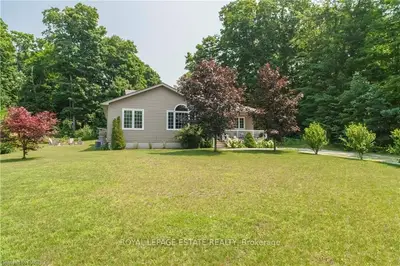 Detached in South Bruce Peninsula