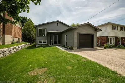 480 Wellington Street E, Wellington North, On N0g 2l2