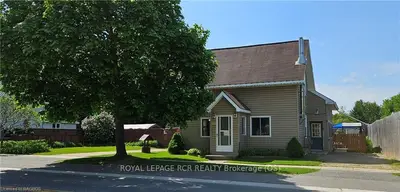 49 Queen Street E, South Bruce Peninsula, On N0h 1p0