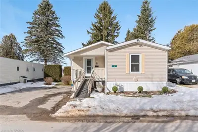 5 Sussex Square, Georgian Bluffs, On N4k 5n5