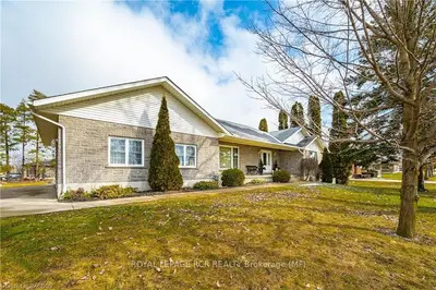 350 E Wellington Street, Wellington North, On N0g 2l2