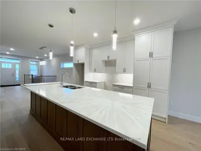 365 IVINGS Drive, Saugeen Shores, ON N0H 2C1