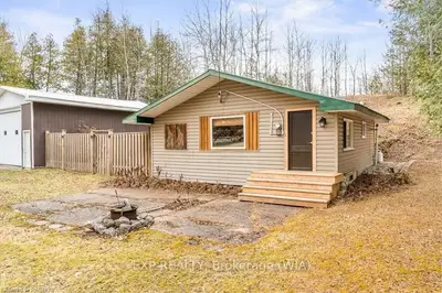 251 Mccullough Lake Drive, Chatsworth, On N0h 2v0