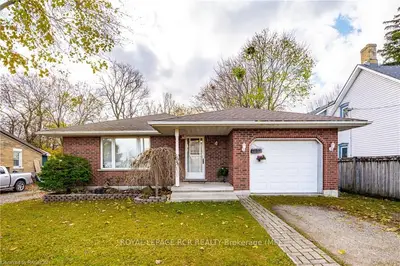145 Egremont Street S, Wellington North, On N0g 2l2
