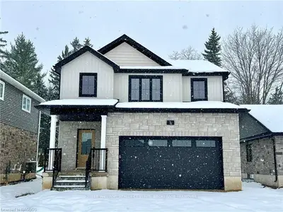 3 Westfield Street, Brockton, On N0g 2v0