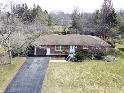 16 Smith Street, Kincardine, On N0g 2t0