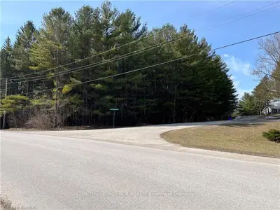 102 Lake Rosalind Rd 1, Brockton, On, N4n 3b9