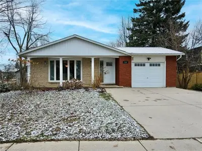 703 Green Street, Saugeen Shores, On N0h 2c0