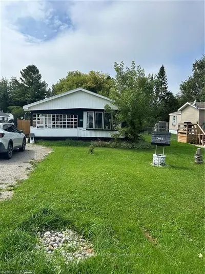 302 KEADY PARK Lane, Georgian Bluffs, ON N0H 2N0