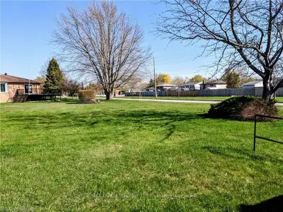 725 REYNOLDS Drive, Kincardine, ON N2Z 3B6