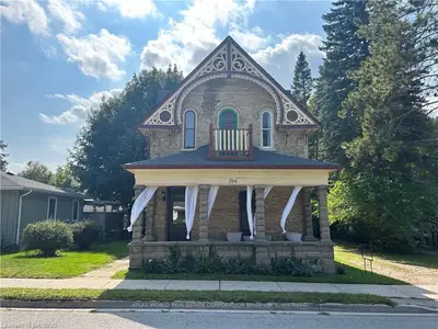 704 Gustavus Street, Saugeen Shores, On N0h 2c0