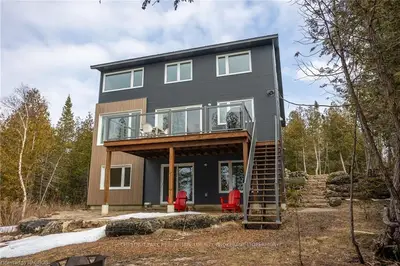 15 Ronald Street, Northern Bruce Peninsula, On N0h 2t0