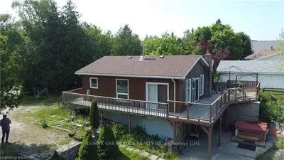 29 Channel Road, Northern Bruce Peninsula, On N0h 1w0