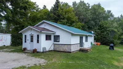 555 Stokes Bay Road, Northern Bruce Peninsula, On N0h 1w0