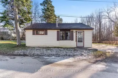 249 Pengally Avenue, South Bruce Peninsula, On N0h 2t0