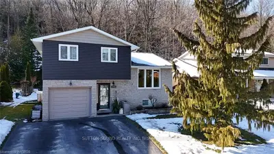 136 6th Avenue W, Owen Sound, On N4k 6c8