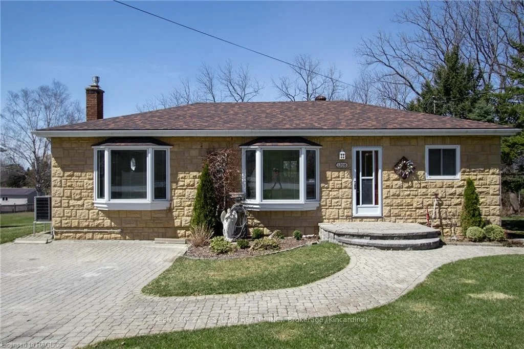 1208 Queen Street, Kincardine, On N2z 1g8