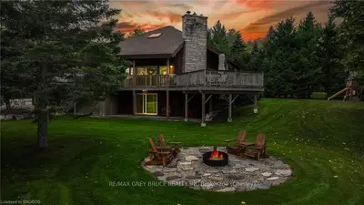 10 MILLER LAKE SHORE Road, Northern Bruce Peninsula, ON N0H 1Z0