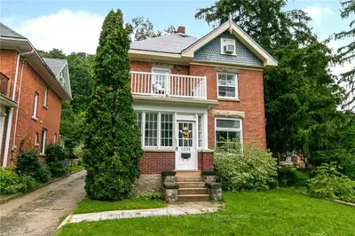 1074 4TH Avenue W, Owen Sound, ON N4K 4V9