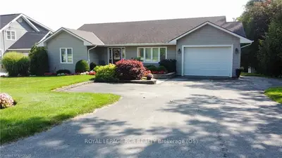 318429 GREY ROAD 1 Road, Georgian Bluffs, ON N4K 5N4