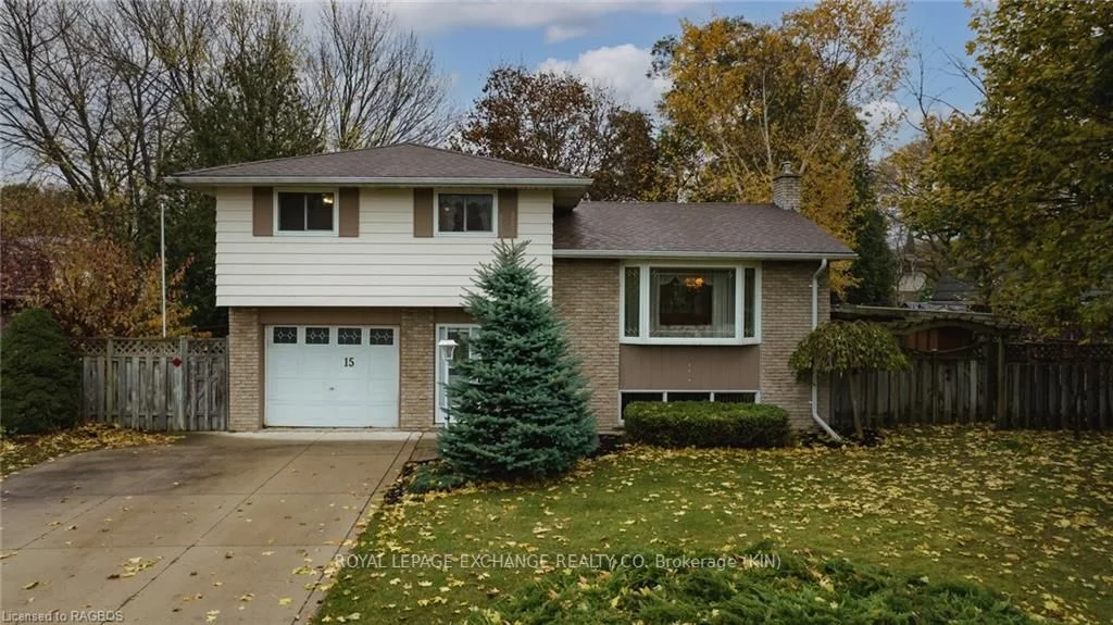 15 PENETANGORE Row S, Huron-Kinloss, ON N2Z 2N6