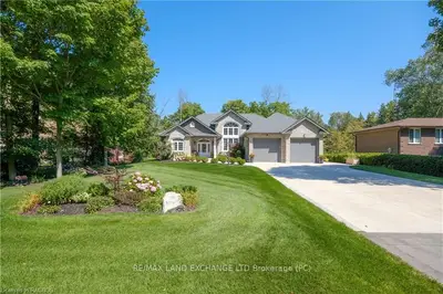 228 SHADYWOOD Crescent, Huron-Kinloss, ON N2Z 2X3