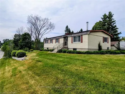 724 CAMPBELL Avenue, Kincardine, ON N2Z 1V9