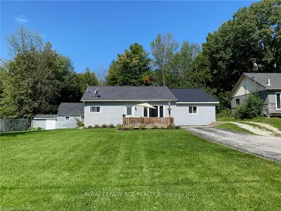 138470 LEDGEROCK Road, Georgian Bluffs, ON N0H 2K0