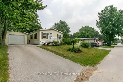 36 SUSSEX Square, Georgian Bluffs, ON N4K 5N5