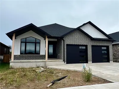 328 RIDGE Street, Saugeen Shores, ON N0H 2C1