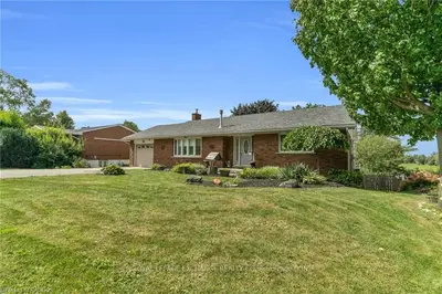 1202 QUEEN Street N, Kincardine, ON N2Z 1G9